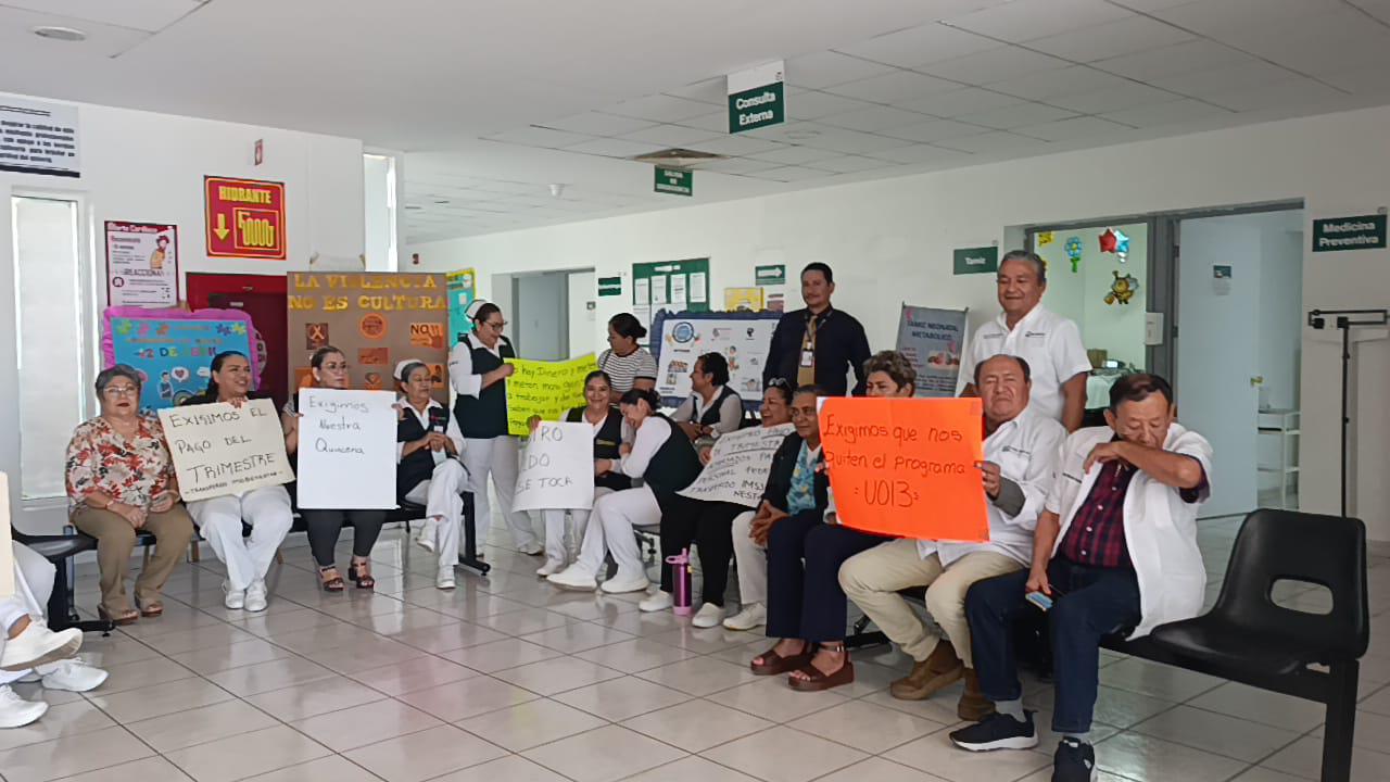$!Personal del Hospital IMSS Bienestar de Escuinapa para labores por falta de pagos
