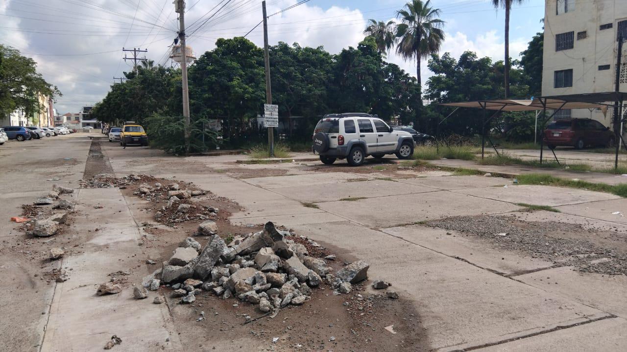 $!Continúa problema de basura en el fraccionamiento El Toro, en Mazatlán