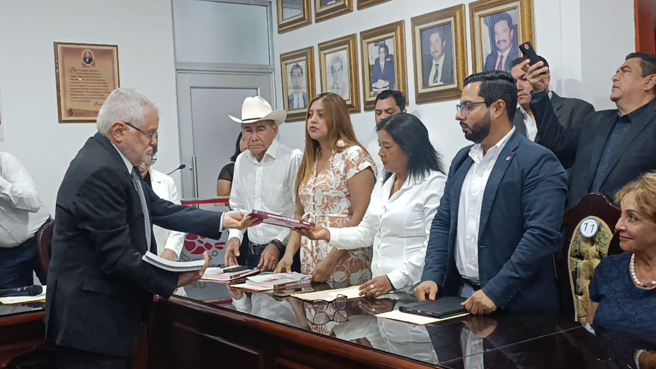 $!Presenta Alcalde de Escuinapa primer Informe de Gobierno