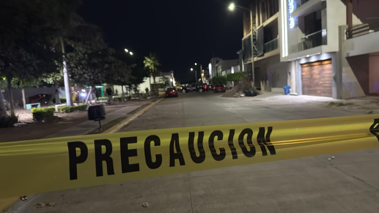 $!Asesinan a balazos a un hombre en un parque del fraccionamiento Prados de la Conquista, en Culiacán