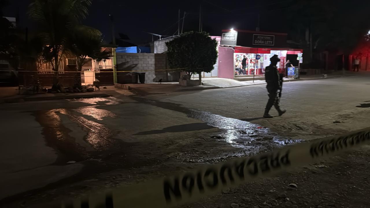 $!Asesinan a balazos a un hombre dentro de un domicilio de la colonia Buenos Aires, en Culiacán