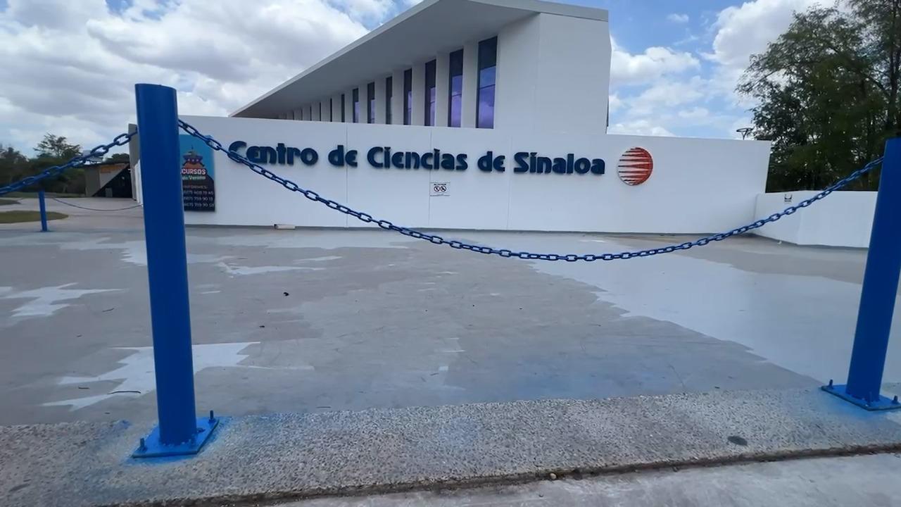 $!Piden remover cadenas en el Centro de Ciencias de Sinaloa