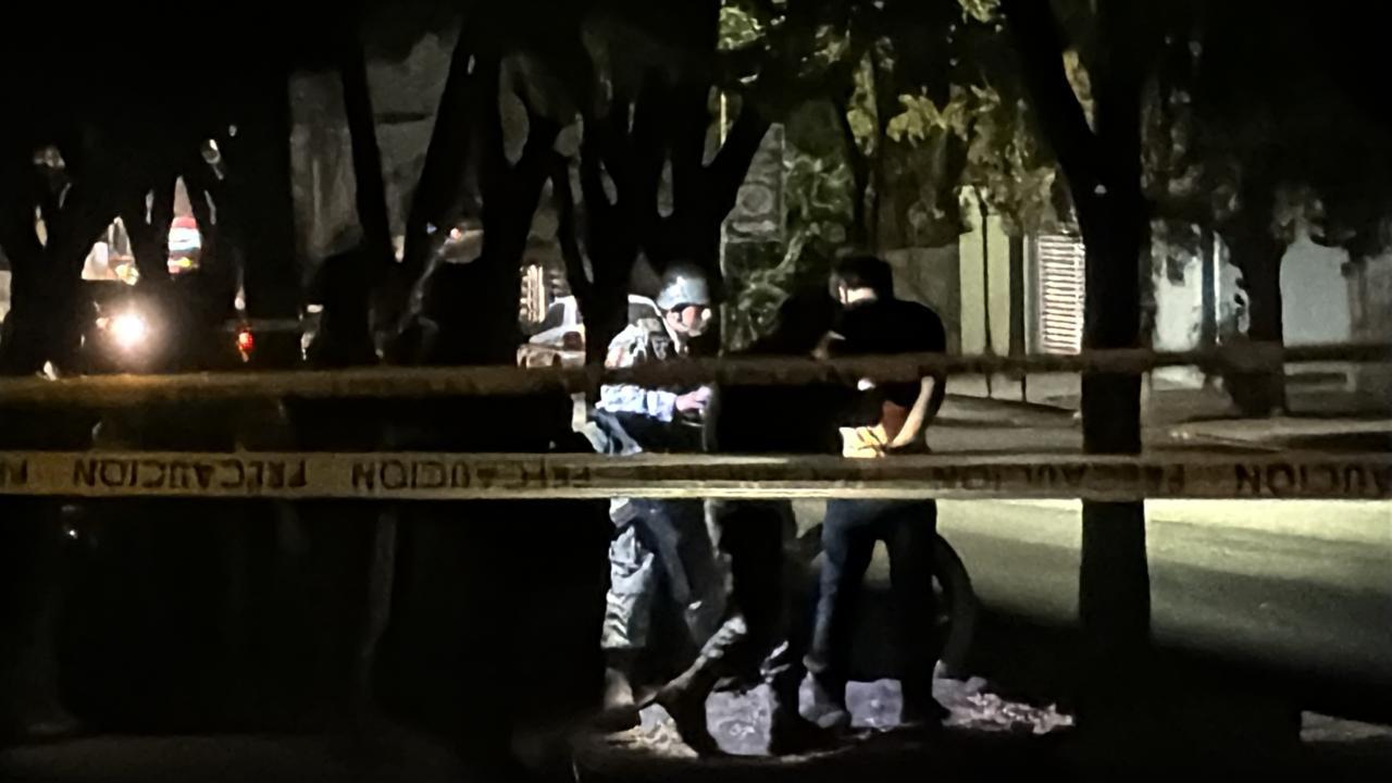 $!Atacan a motociclista a balazos en Barrancos; hay un detenido en Culiacán