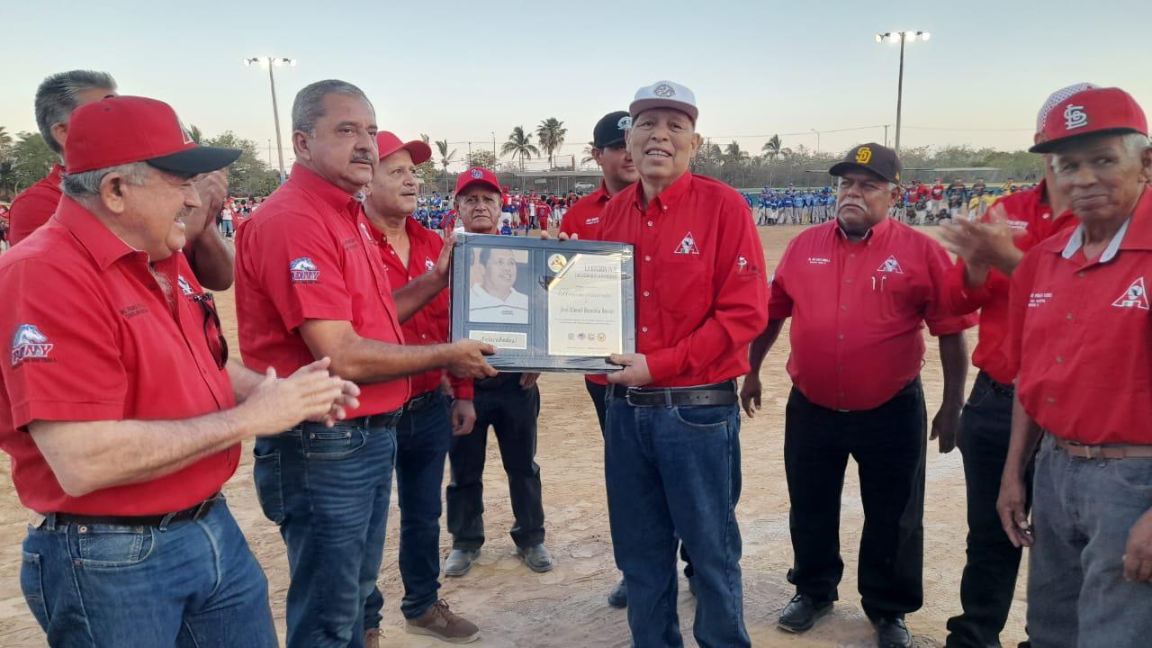 $!Peloteritos cantan el playbol en el Torneo Distrital