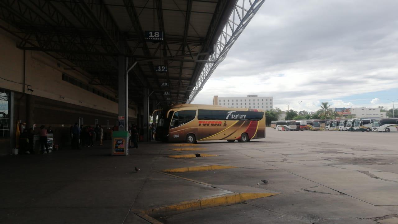 $!En Culiacán corridas de autobuses solo se detienen por la mañana; rutas regionales dan servicio de ida por la llegada de ‘Pamela’