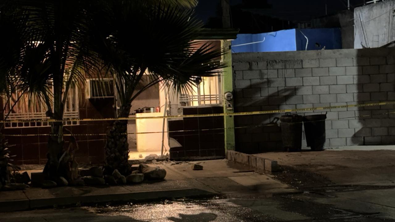 $!Asesinan a balazos a un hombre dentro de un domicilio de la colonia Buenos Aires, en Culiacán