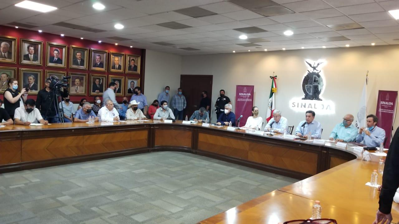 $!Desplazados piden vivienda, trabajo y otros apoyos al Gobernador de Sinaloa