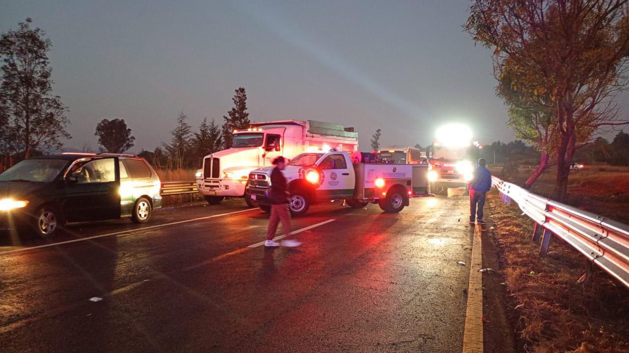 $!Al menos 10 muertos y 20 heridos deja volcadura en Pátzcuaro, Michoacán