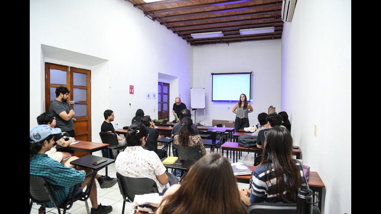 $!Estudiantes de artes visuales participaron en el taller.