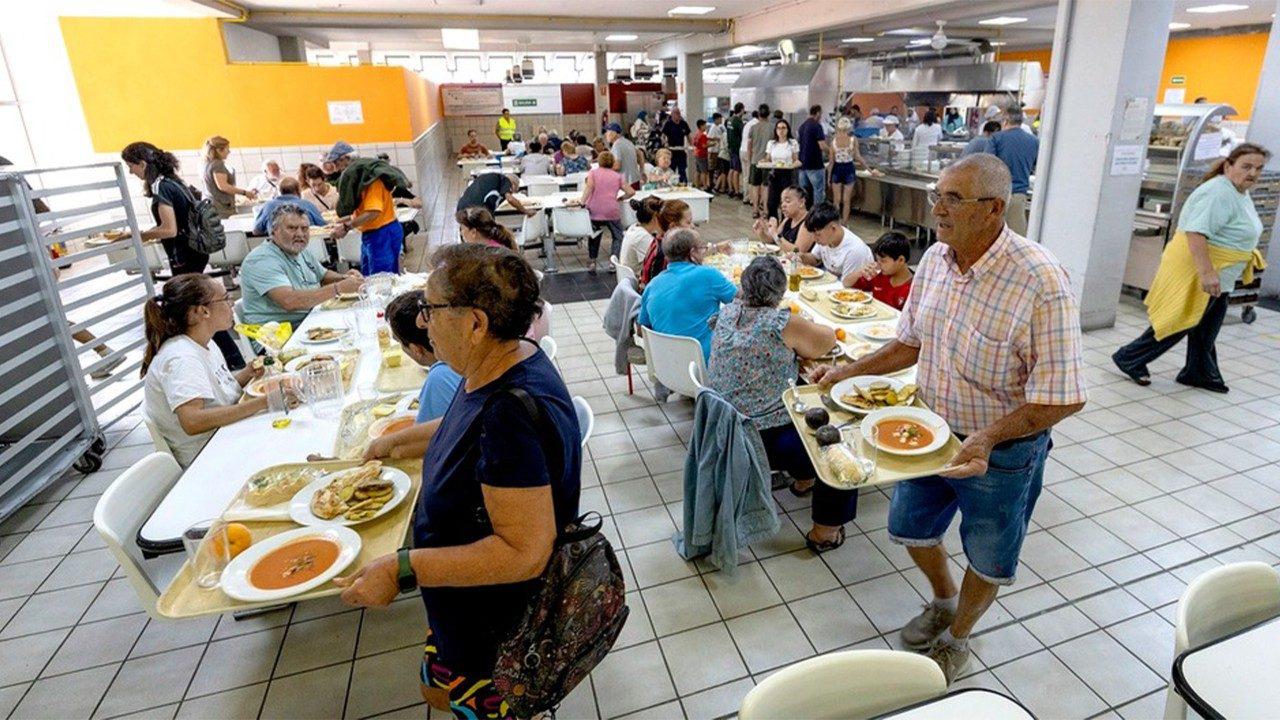 $!Algunas familias desplazadas en uno de los centros.