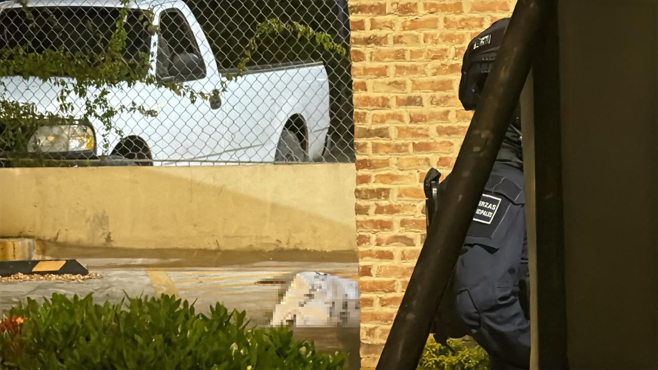 $!Asesinado y con mensaje dejan a un hombre en un restaurante del sector Tres Ríos de Culiacán