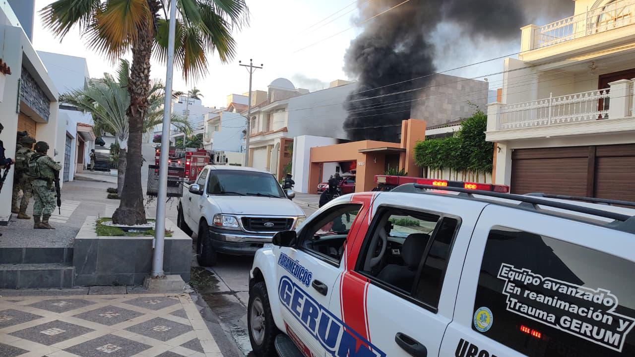 $!Grupo armado vandaliza e incendia una vivienda en Colinas de San Miguel, en Culiacán