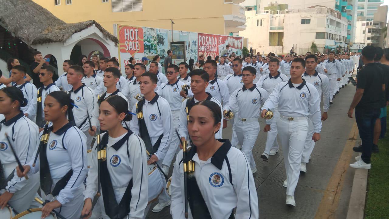 $!Celebran en Mazatlán desfile por aniversario de la Revolución Mexicana