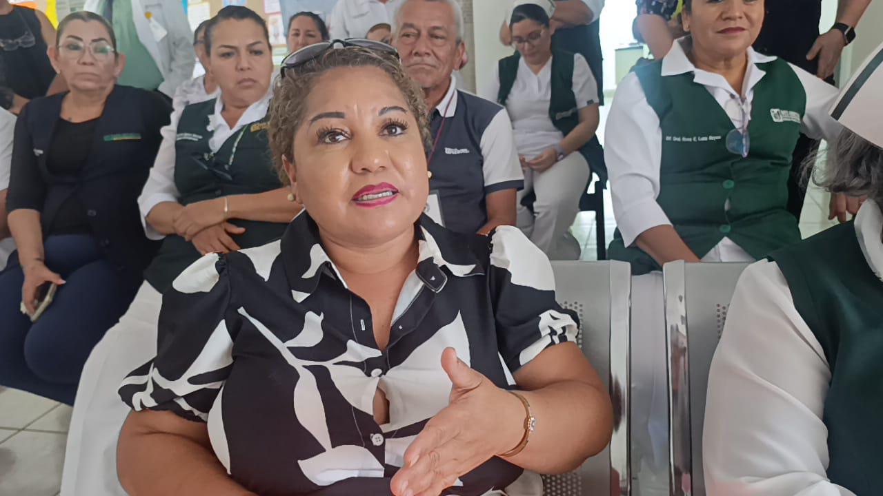 $!Protestan en el Hospital IMSS Bienestar en Escuinapa por falta de pago