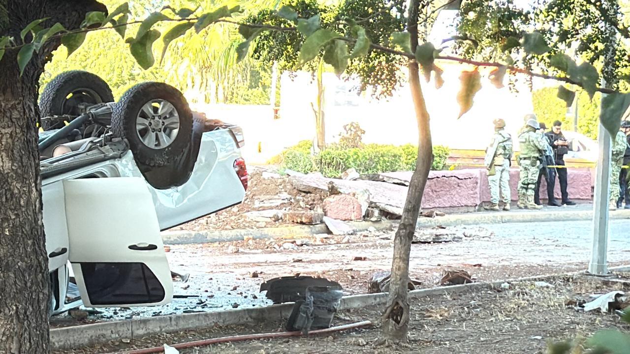 $!Persecución y balacera dejan a un policía y mujer heridos en Las Quintas, Culiacán