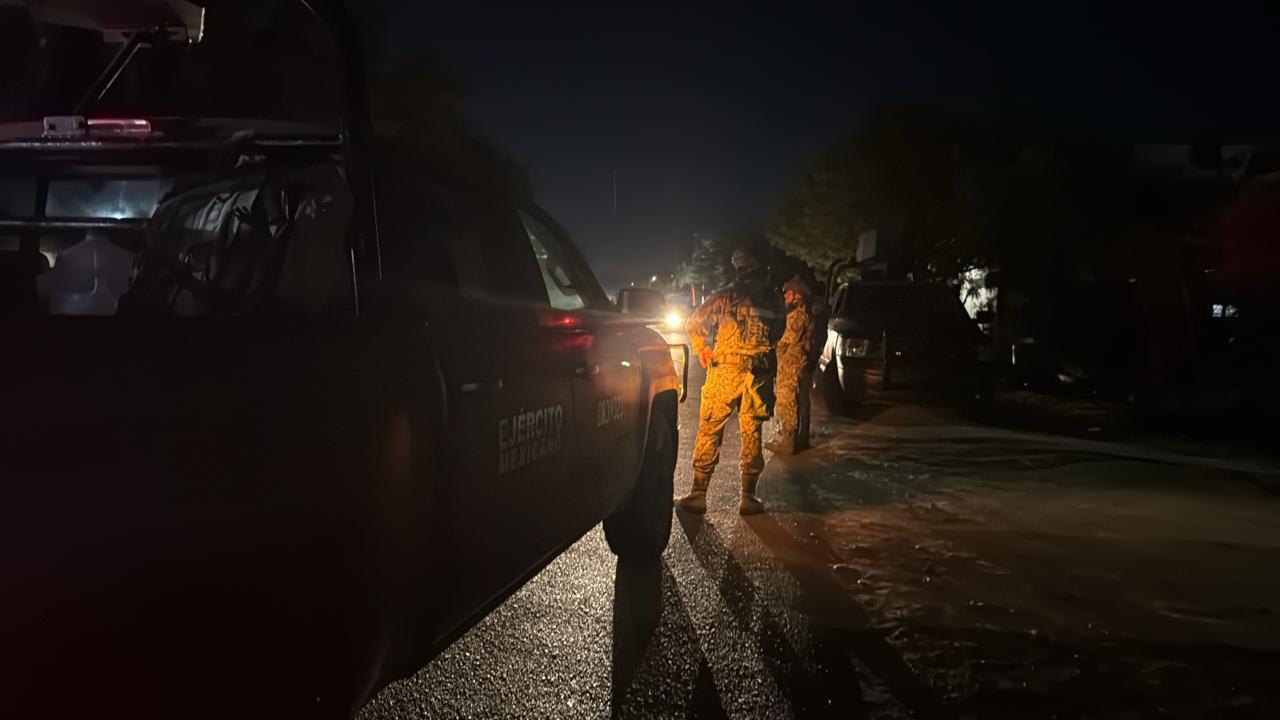 $!Matan a tiros a un hombre a bordo de una camioneta en la Loma de Rodriguera, en Culiacán