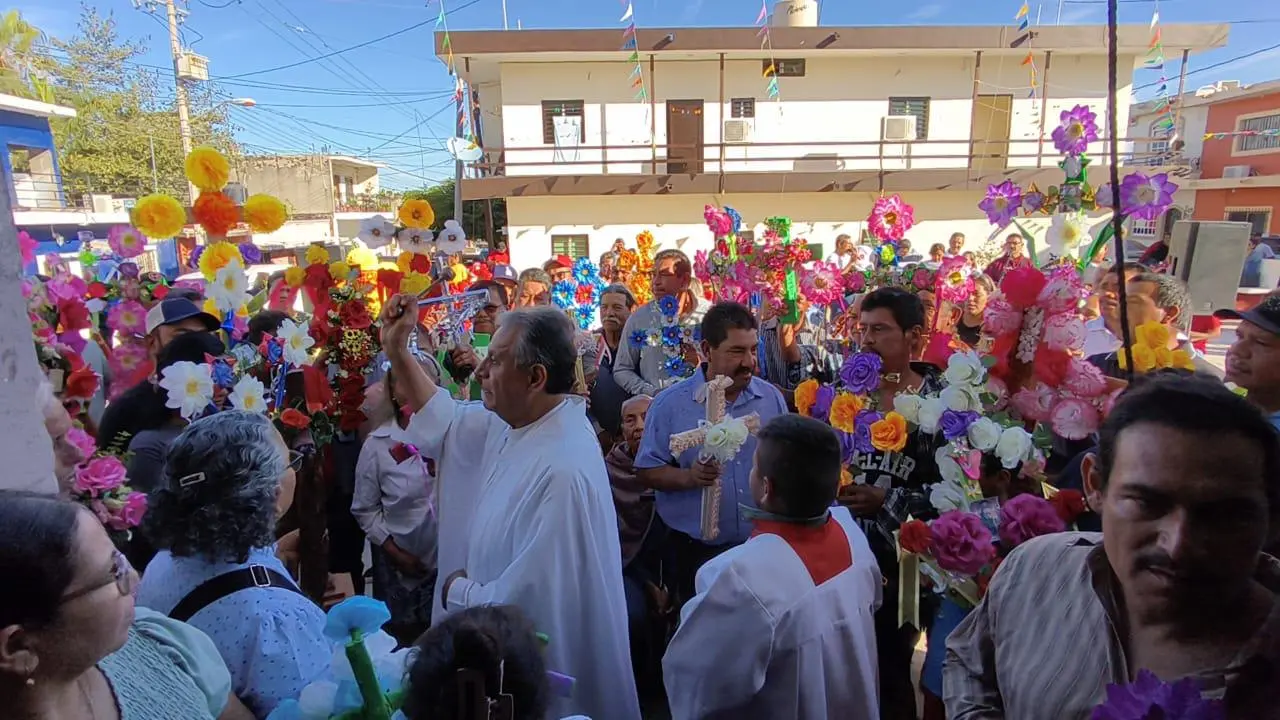 $!Albañiles de Rosario honran a la Santa Cruz y piden protección en su labor