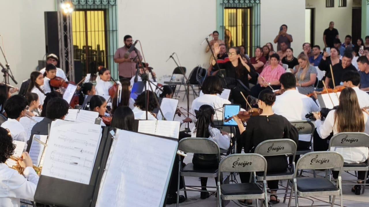 $!Orquesta Sinfónica y Coro celebran con concierto 45 años de la Casa de la Cultura en Rosario