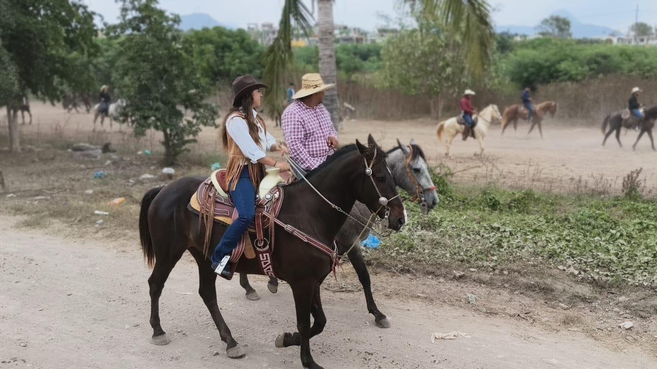 $!Chametla celebra la tercera Cabalgata a Campo Traviesa