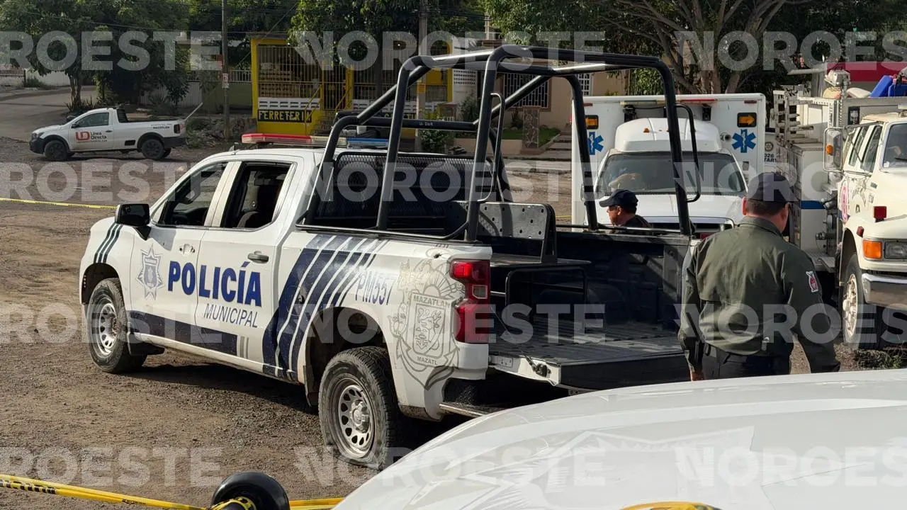 $!Atacan a policías municipales en Mazatlán cerca del entronque al aeropuerto