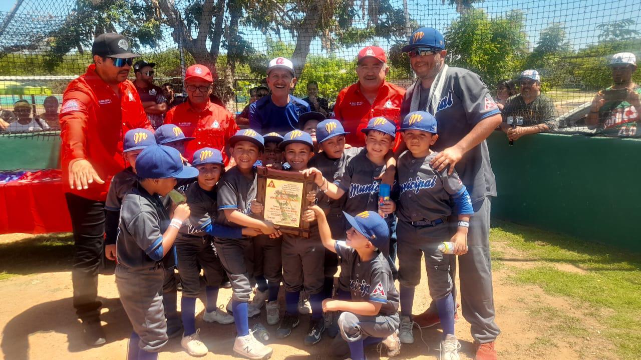 $!Ahome Verde se alza con la corona del Nacional categoría Escuelita