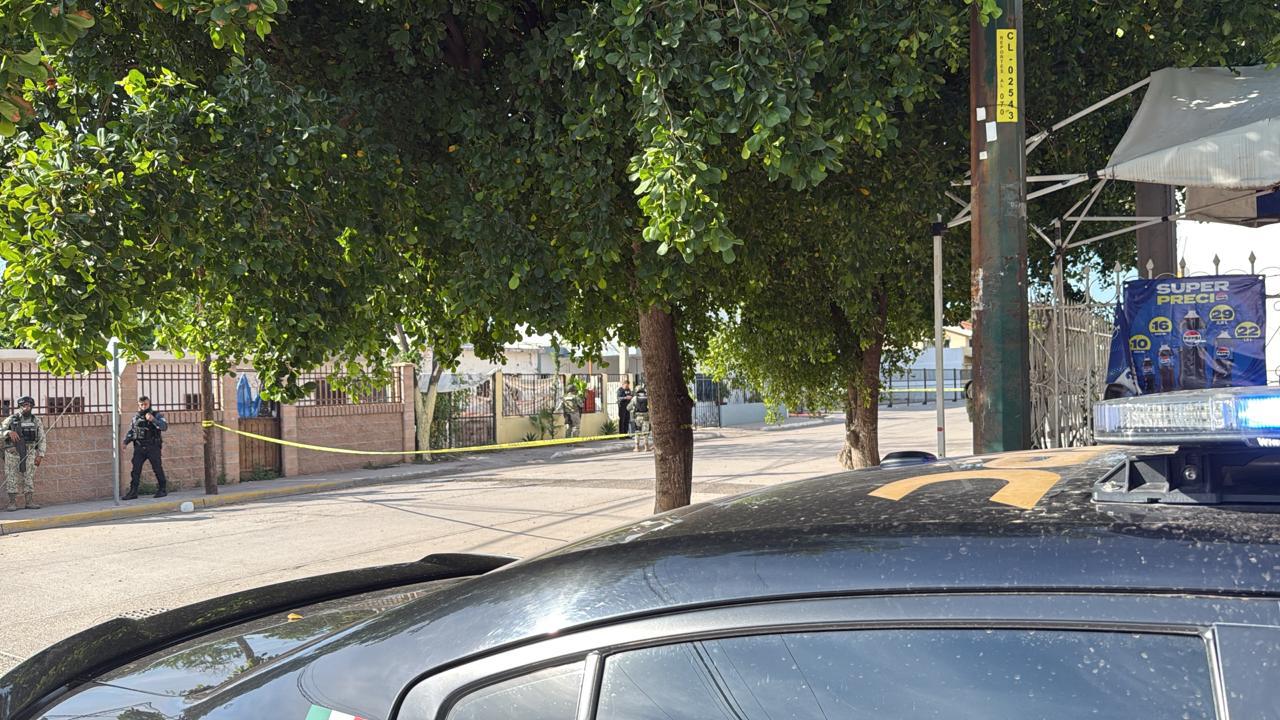 $!Asesinan a balazos a un hombre dentro de un domicilio de la colonia El Palmito, en Culiacán