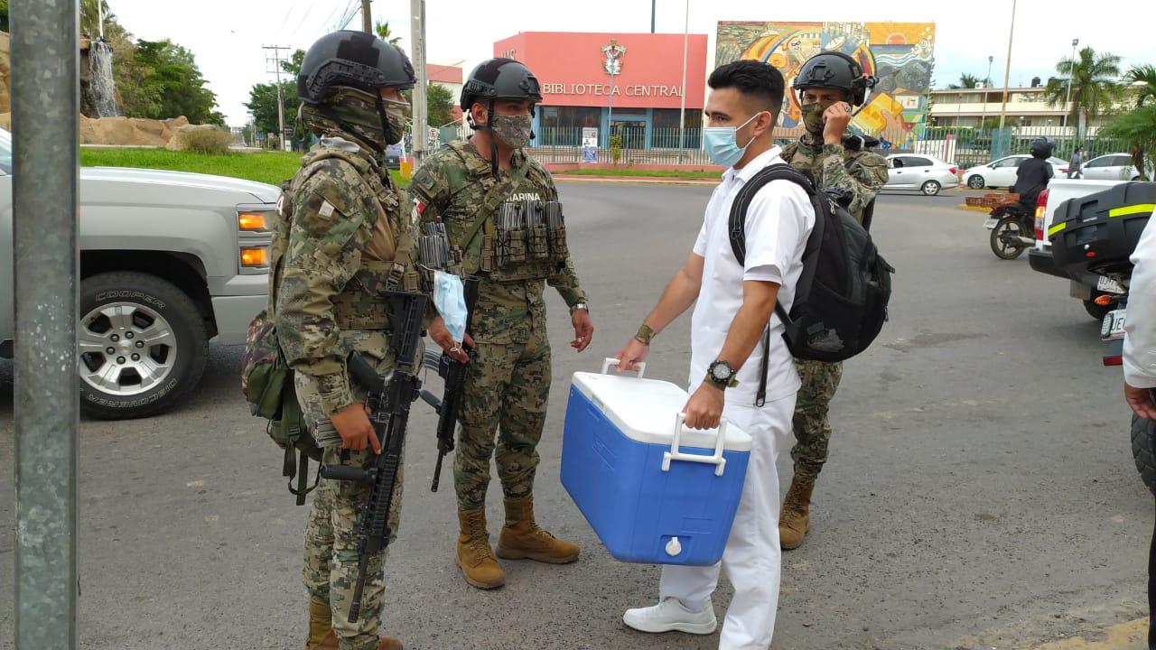 $!Abren Polideportivo de la UAS en Mazatlán para vacunar contra el Covid a adolescentes
