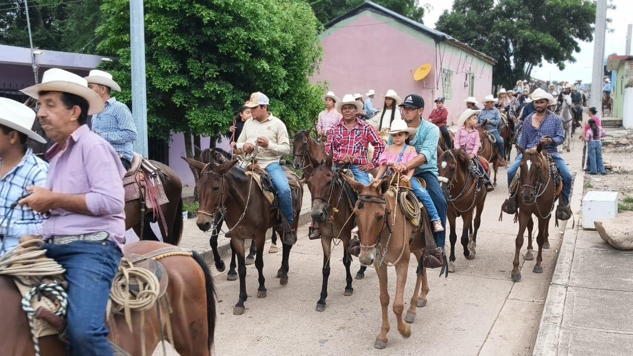 $!Realizan en Cacalotán, Rosario, la segunda edición de la cabalgata en honor a Nuestra Señora de Loreto