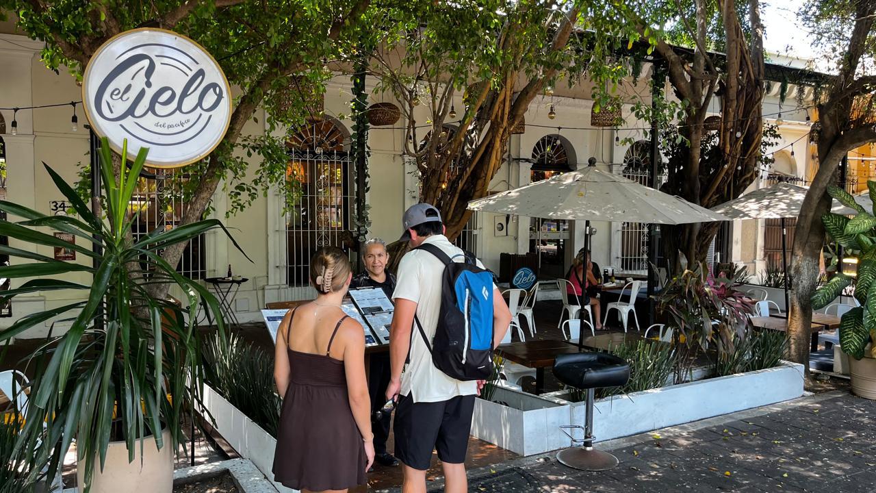 $!La ola mundialista no refrescó a todos igual: restauranteros de Mazatlán