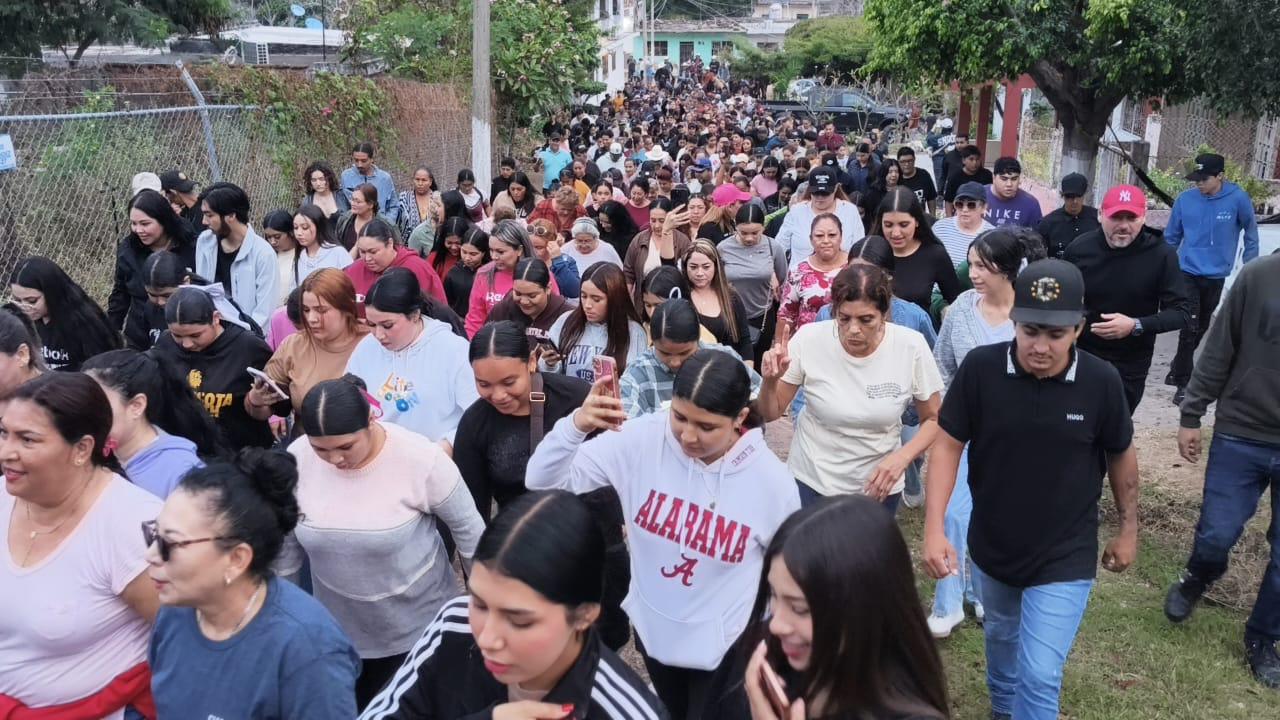 $!Arranque de festejos en Chametla aumenta en la asistencia un 30%