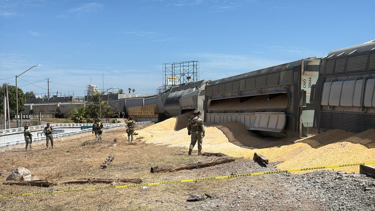 $!Se descarrila tren cargado con maíz en el sector Recursos Hidráulicos, en Culiacán
