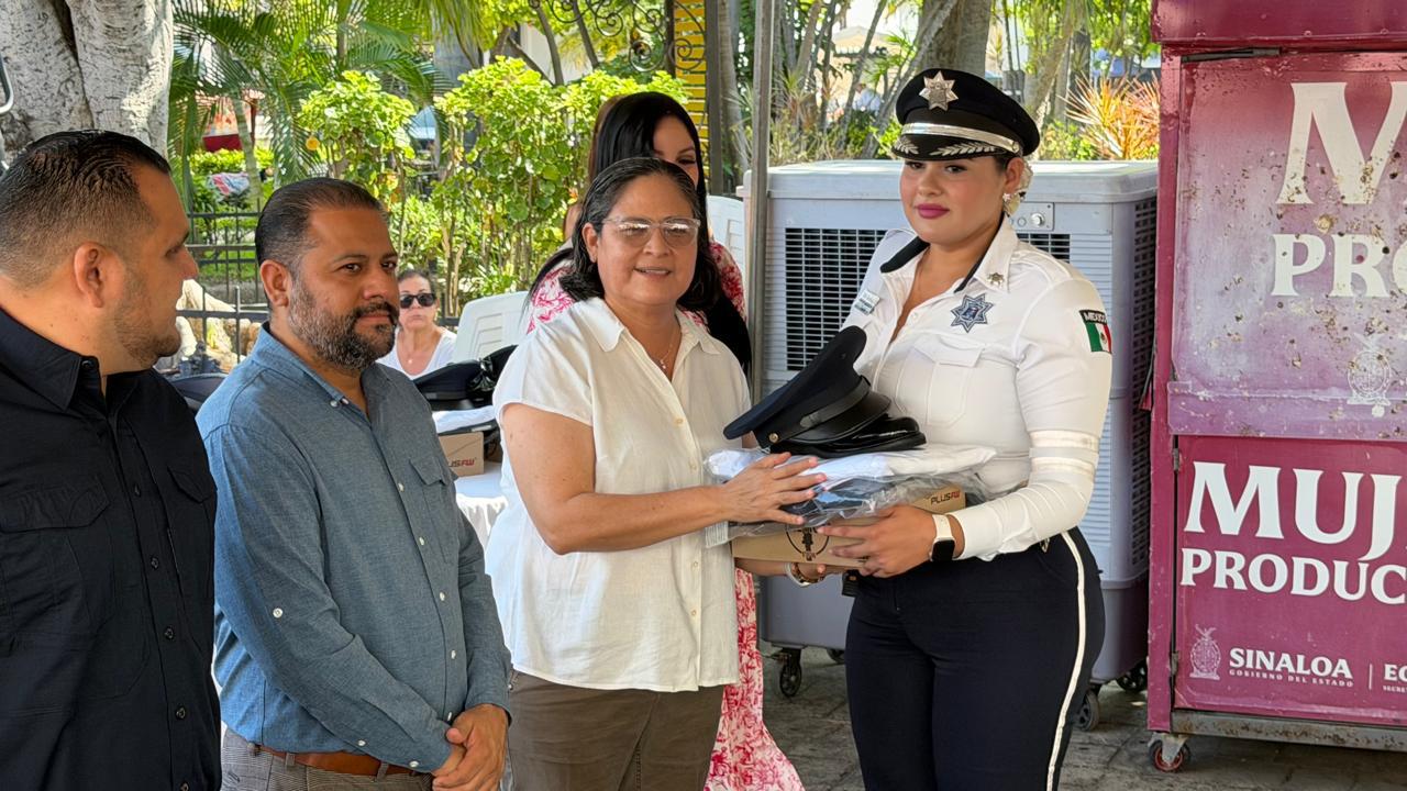 $!Refuerzan seguridad en Mazatlán con 19 millones de pesos en patrullas y uniformes