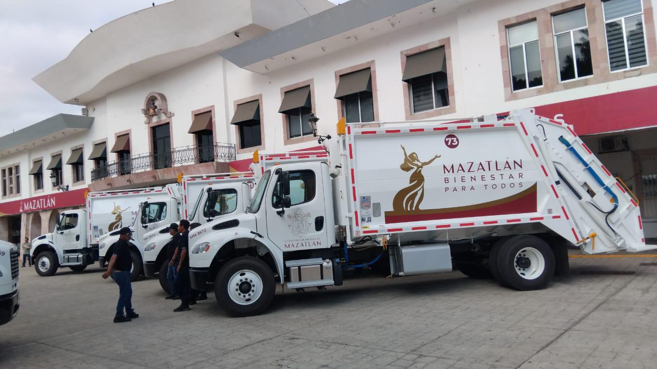 $!Entregan cinco camiones recolectores a Servicios Públicos Municipales de Mazatlán
