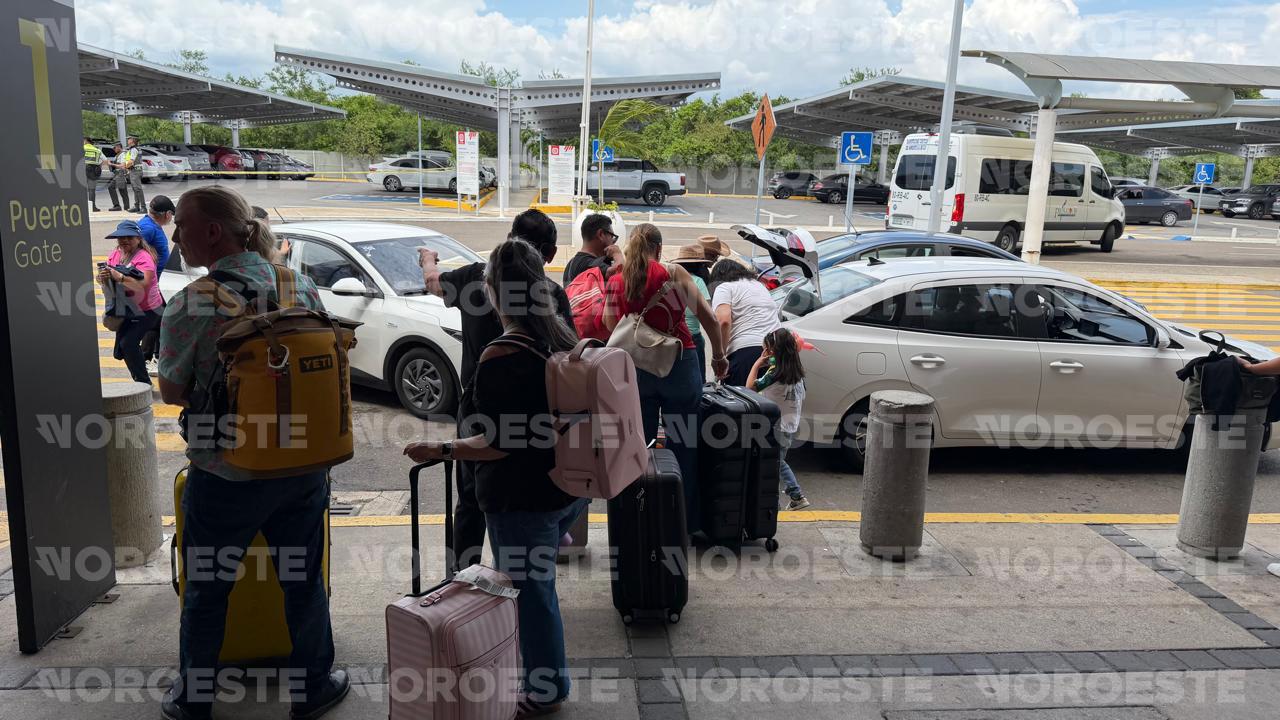 $!Balacera y persecución se registra en la zona del aeropuerto en Mazatlán