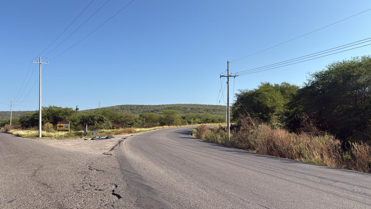 $!Abandonan tres cuerpos con huellas de tortura en la zona ‘Y’ de Tepuche, al norte de Culiacán
