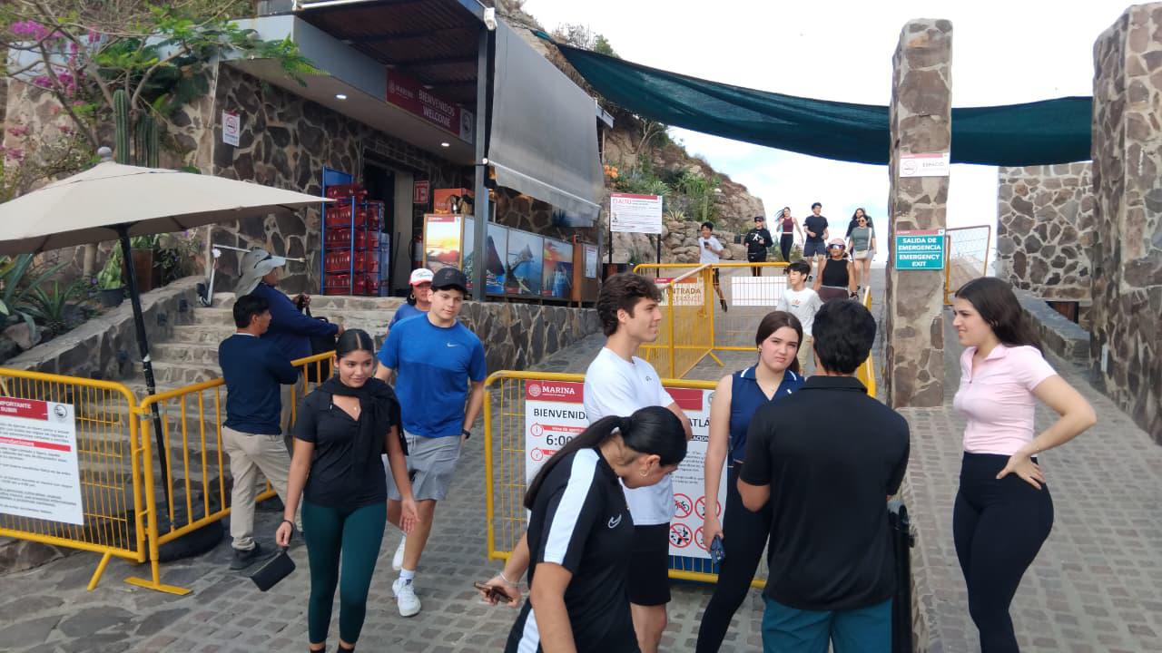 $!Tiene Mazatlán un fin de semana con moderada afluencia de turistas