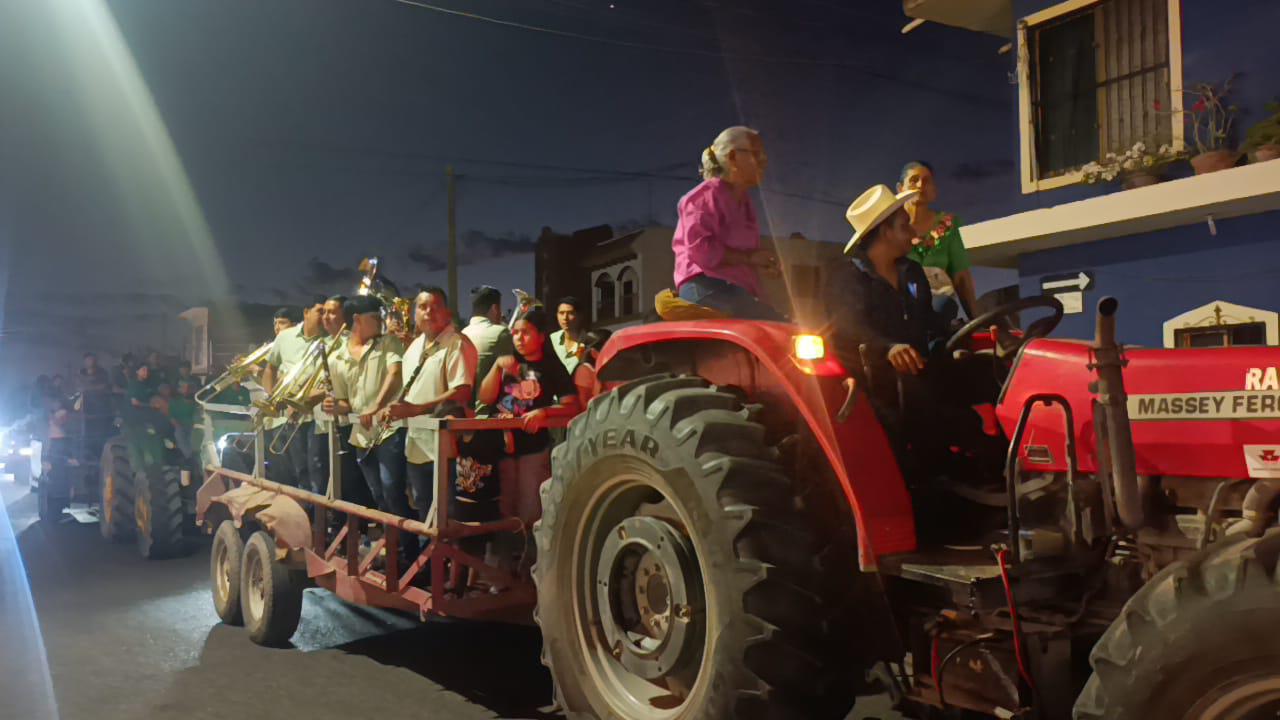 $!Con desfile, inician las Fiestas del Mar de Las Cabras