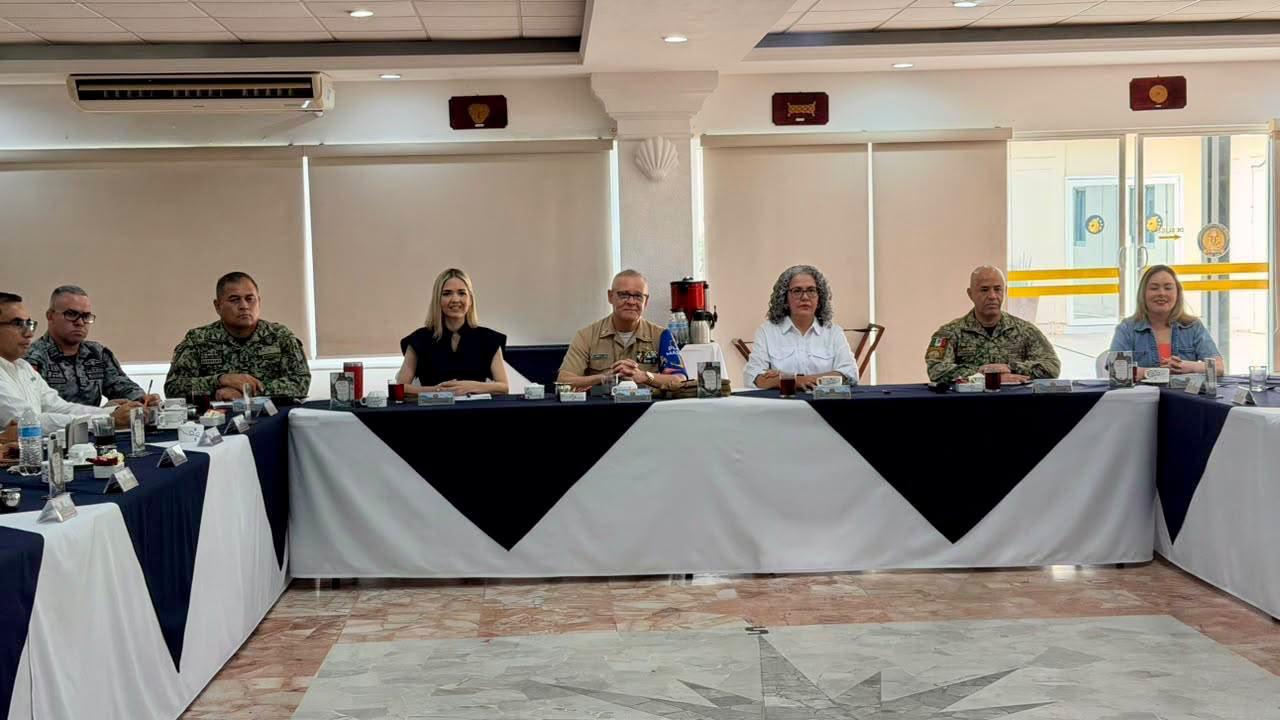 $!Ante la ola de violencia en Mazatlán, la Gobernadora y la Alcaldesa encabezan la Mesa Estatal de Construcción de Paz