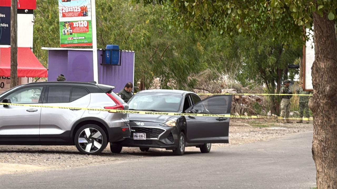 $!Asesinan a balazos a hombre dentro de un vehículo en la colonia Rancho Contento, en Culiacán