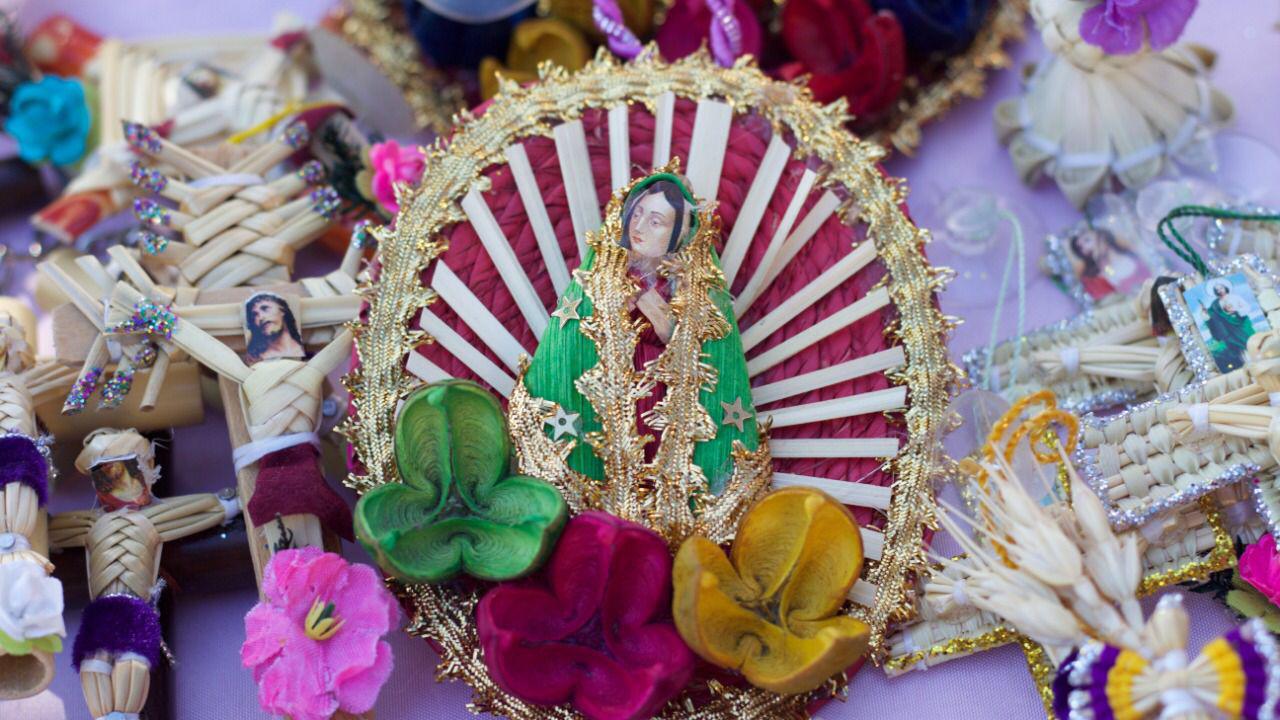 $!María Elda lleva más de 30 años creando artesanía de palma