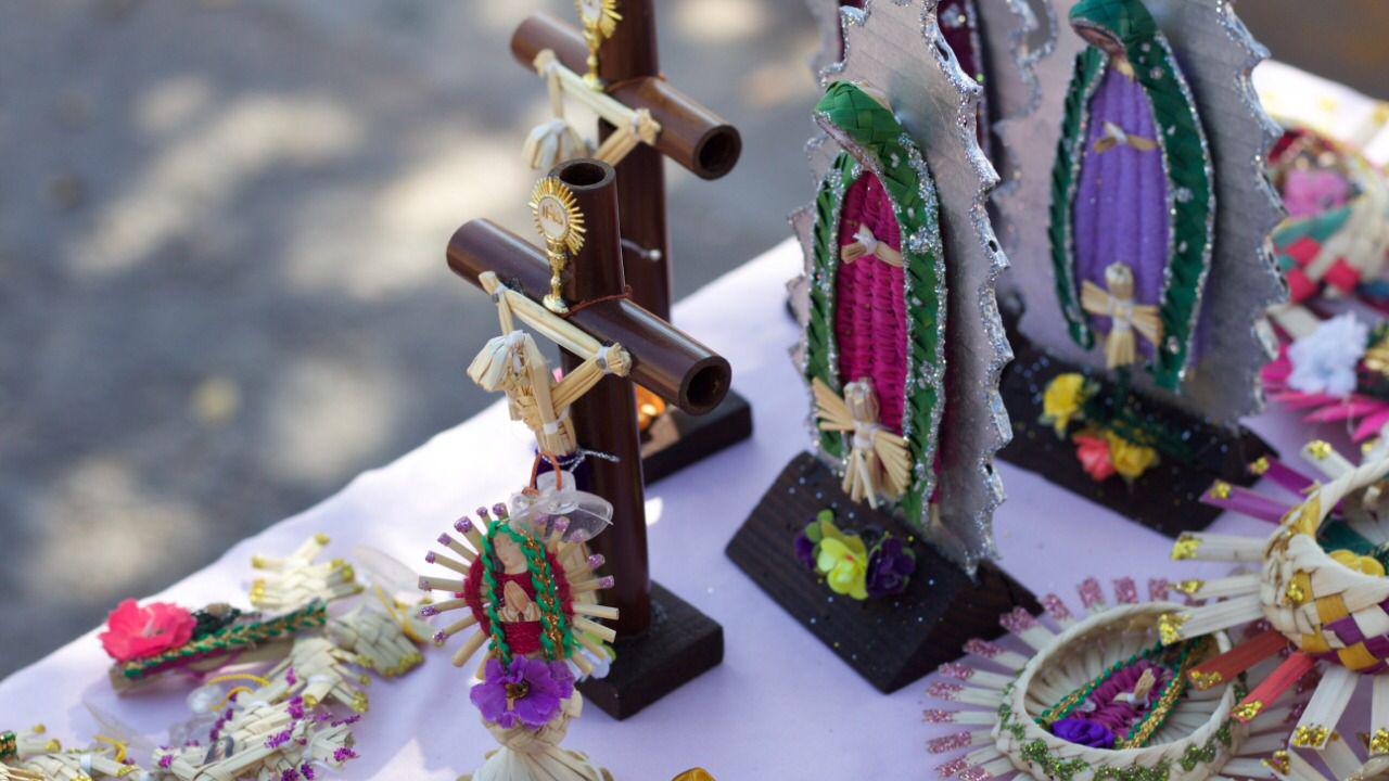 $!María Elda lleva más de 30 años creando artesanía de palma