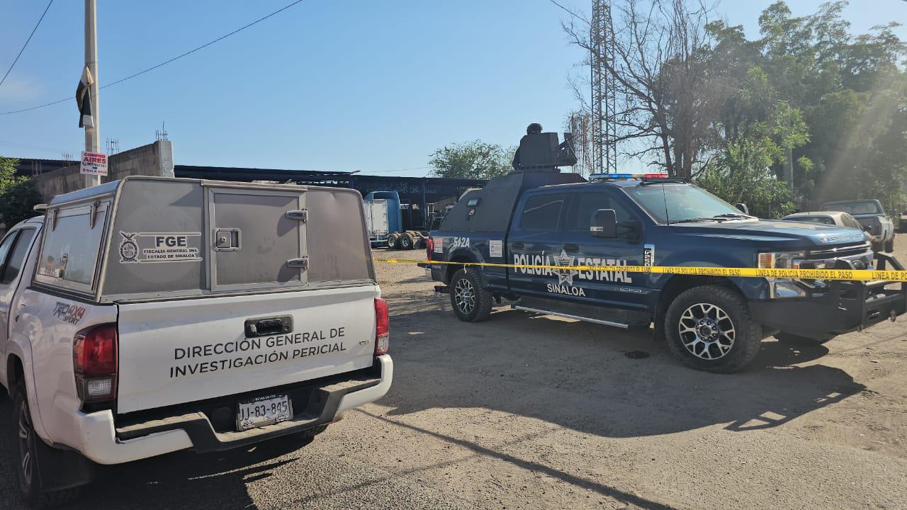 $!Arriba en vehículo particular a un hospital tras ser herido de bala en la colonia Rosario Uzárraga, en Culiacán