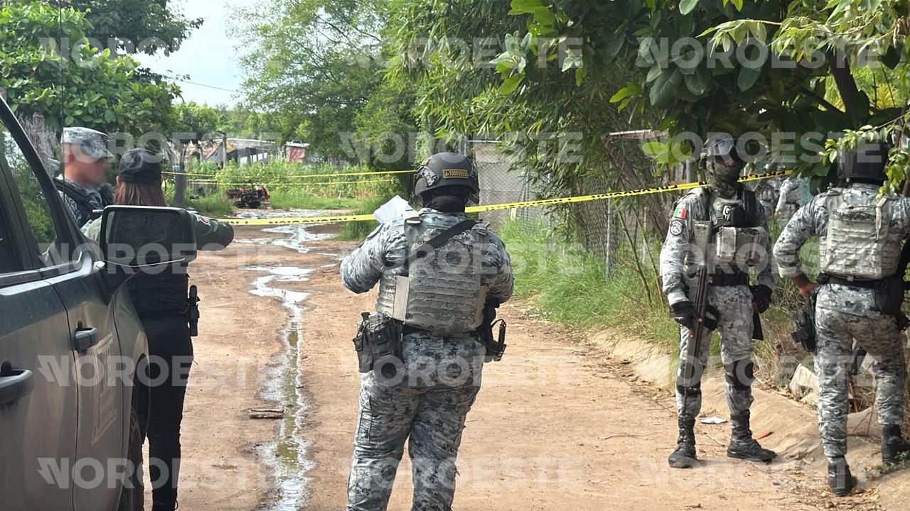 $!Hallan a vecino asesinado y sentado en una silla dentro de una casa en Valle del Agua, en Culiacán