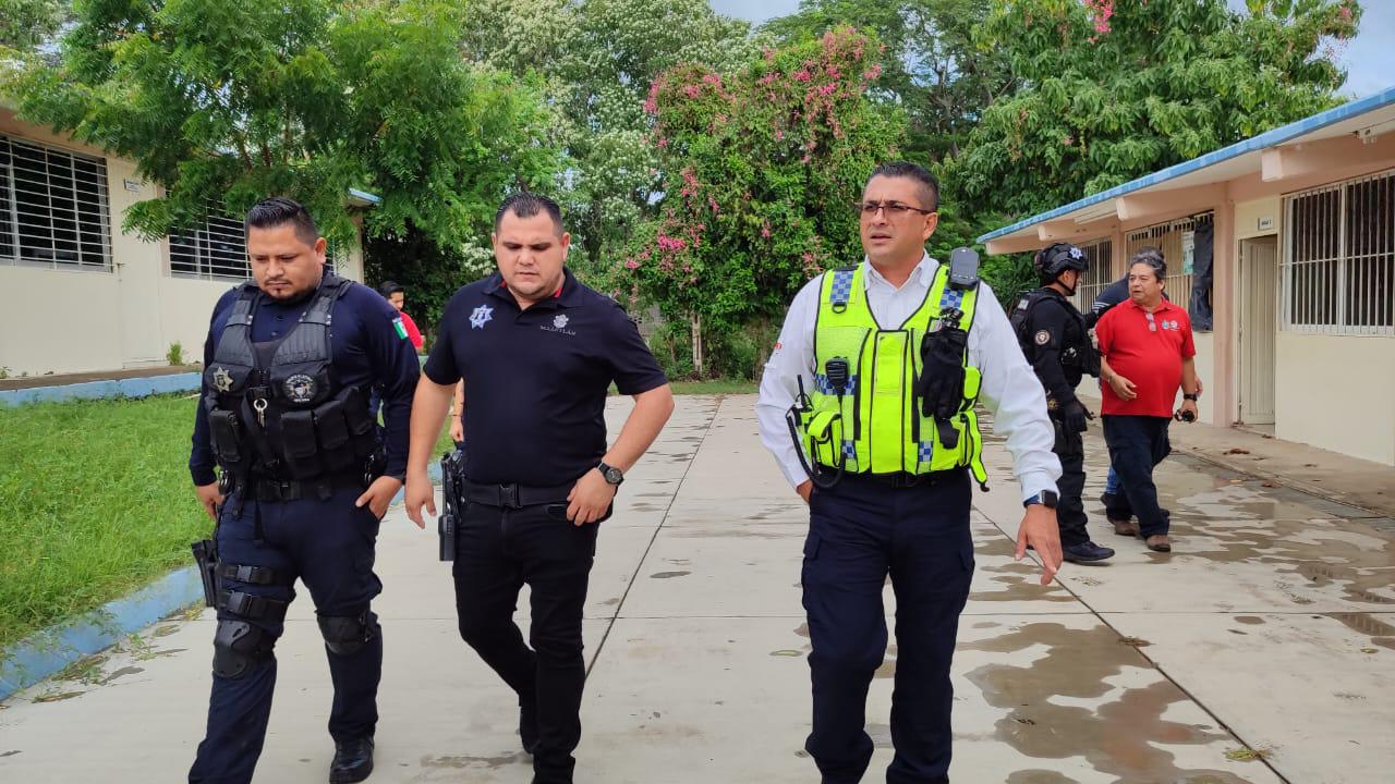 $!Habilitan refugios temporales en Mazatlán por ‘Norma’; llegan cuatro vecinos y tres mascotas