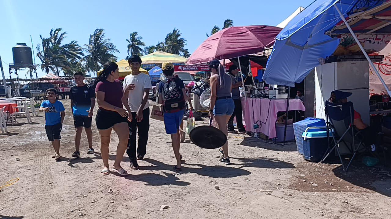 $!Cientos de familias llegan a Las Cabras para continuar con la tradición