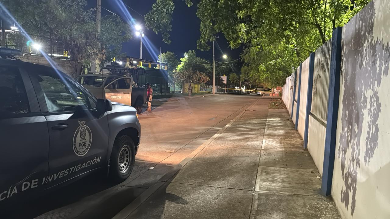 $!Balean a un hombre junto a campo de beisbol en El Palmito y muere al llegar a hospital en Culiacán