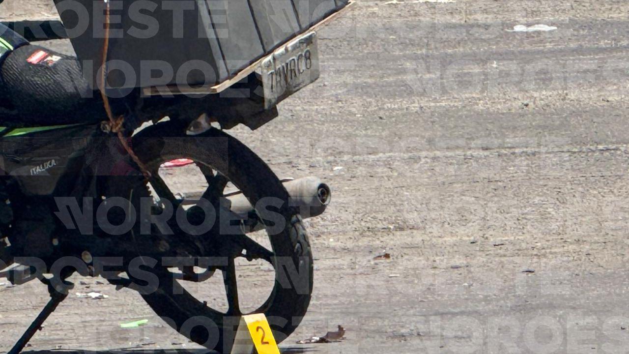 $!Asesinan a balazos a un hombre frente a un bar de la Colonia Centro de Culiacán