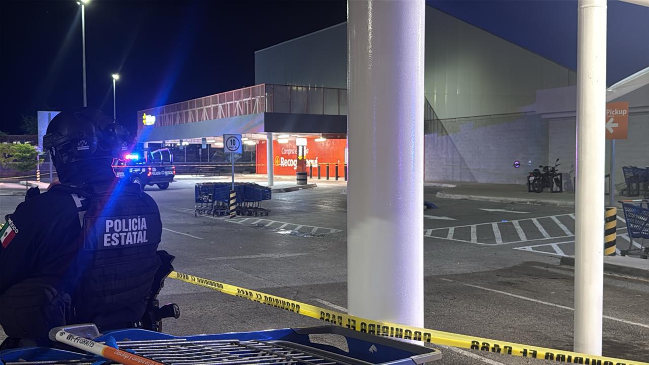 $!Asesinan a balazos a un hombre en estacionamiento de supermercado de La Conquista, en Culiacán