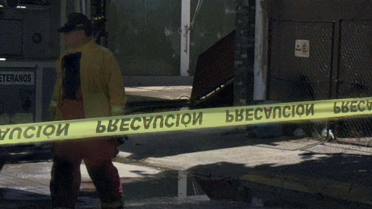 $!Vandalizan e intentan incendiar un salón de eventos en la 21 de marzo, en Culiacán