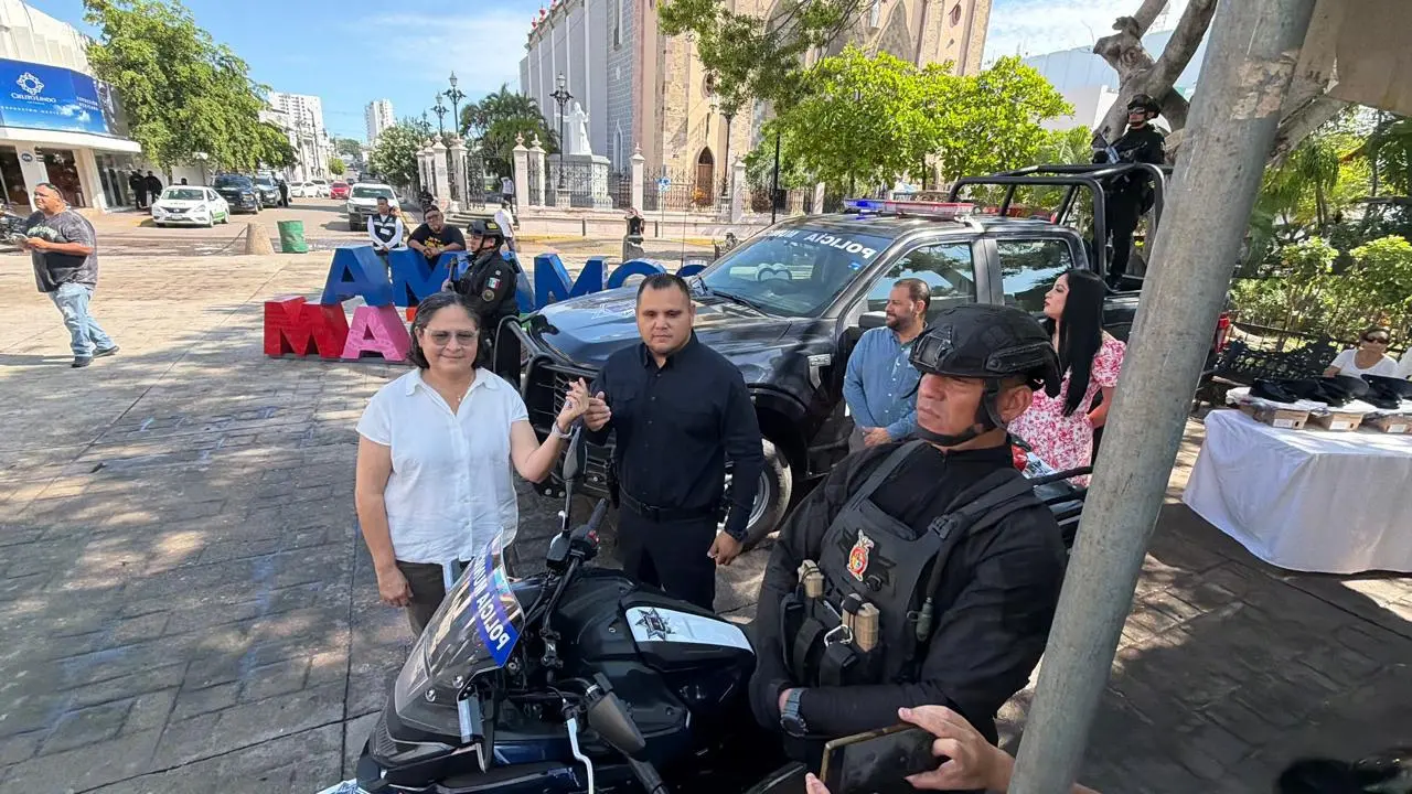 $!Refuerzan seguridad en Mazatlán con 19 millones de pesos en patrullas y uniformes